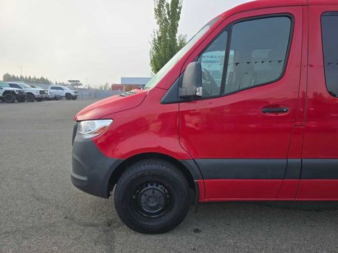 Used 2021 Mercedes-Benz Sprinter 1500 image 18