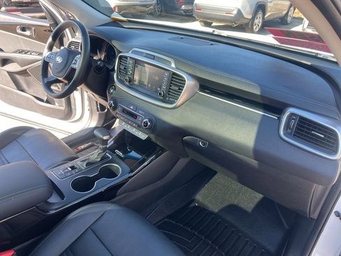 Certified 2020 Kia Sorento SX image 24