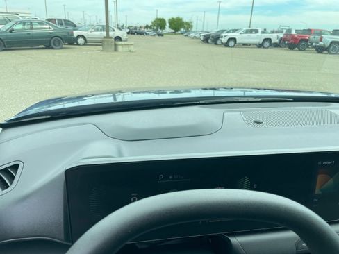 Used 2025 Kia K4 LXS image 34