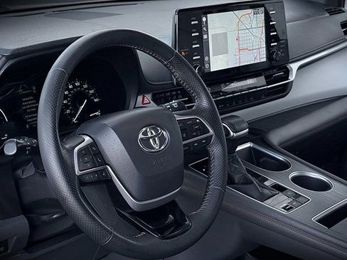 Used 2021 Toyota Sienna XSE w/ XSE Plus Package image 20