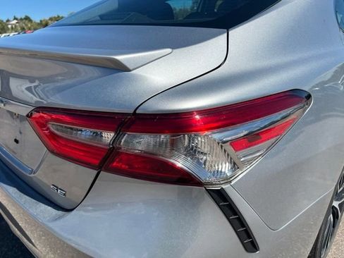 Used 2019 Toyota Camry SE w/ Audio Package FWD image 12