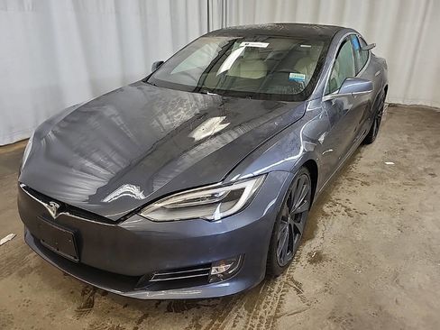 Used 2020 Tesla Model S Long Range Plus image 1