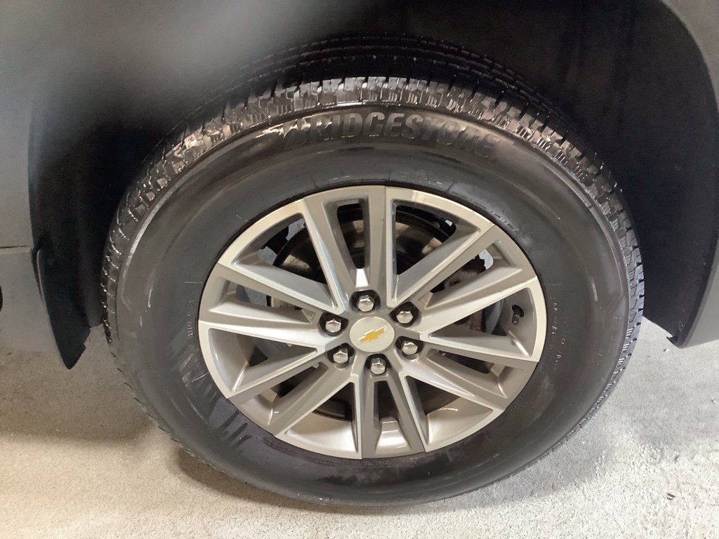 Used 2023 Chevrolet Traverse LT AWD/4WD image 11