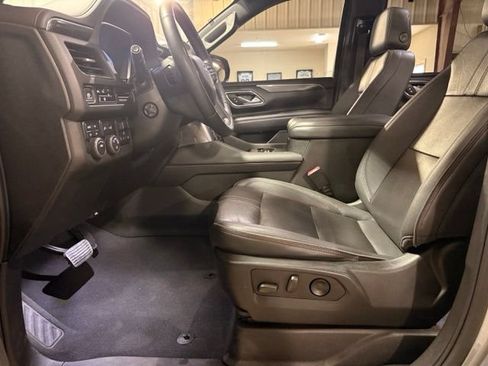 Used 2023 Chevrolet Suburban RST w/ Sport Performance Package AWD/4WD image 15