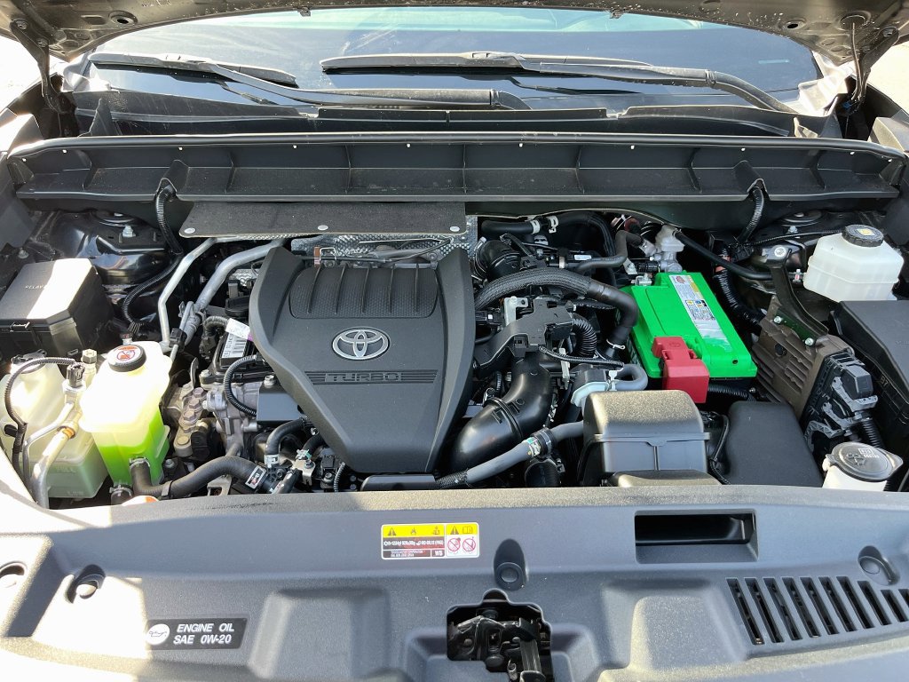 Used 2024 Toyota Highlander Limited FWD image 31