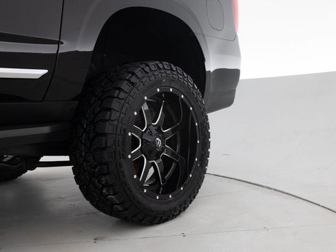 Used 2022 GMC Yukon XL SLT w/ SLT Luxury Package image 20