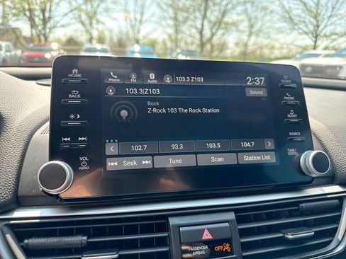 Used 2018 Honda Accord Sport image 14