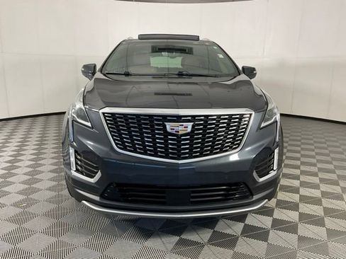Used 2022 Cadillac XT5 Premium Luxury w/ Technology Package AWD/4WD image 2