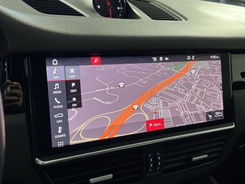 Used 2021 Porsche Cayenne S image 20