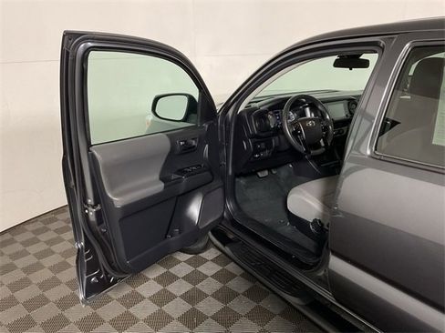 Used 2022 Toyota Tacoma SR image 15