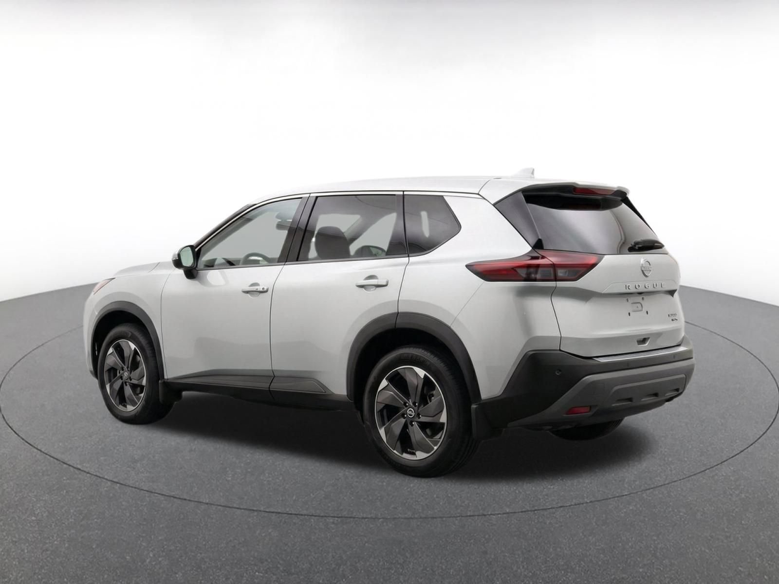 Used 2025 Nissan Rogue SV AWD/4WD image 5