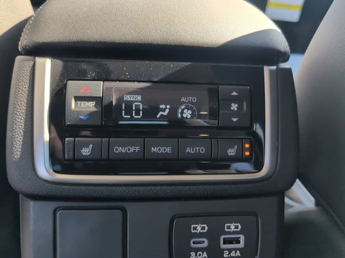 Used 2025 Subaru Ascent Limited image 50