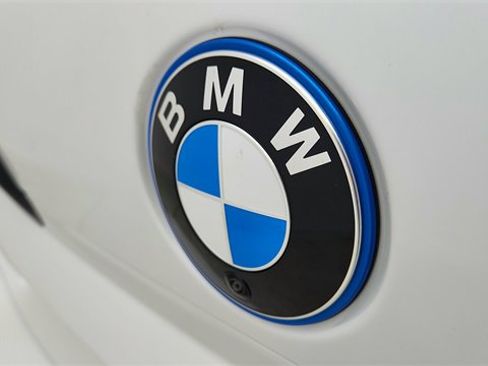 Used 2023 BMW i7 xDrive60 image 16