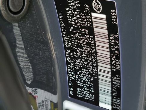 Used 2025 Toyota Camry XLE image 33