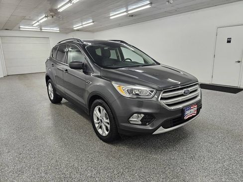 Used 2018 Ford Escape SEL FWD image 3