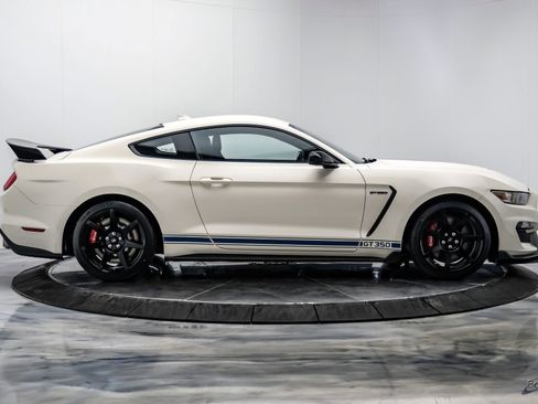 Used 2020 Ford Mustang Shelby GT350R w/ GT350R Equipment Group 920A RWD image 25