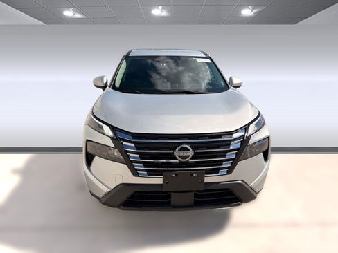 Certified 2023 Volvo XC40 B5 Plus w/ Protection Package Premier image 6