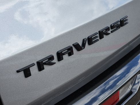 Used 2024 Chevrolet Traverse RS image 11