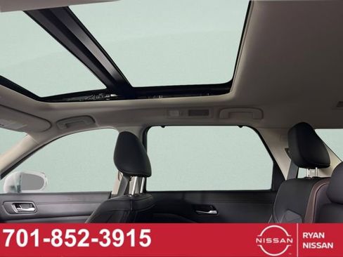 New 2025 Nissan Pathfinder Platinum w/ Cargo Package image 33