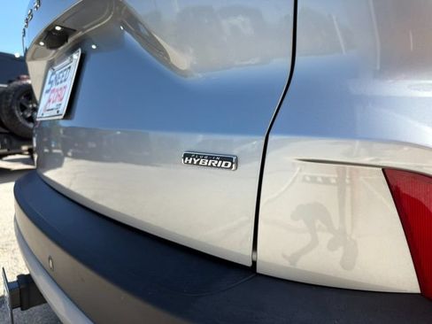 Used 2023 Ford Escape SE w/ PHEV Premium Package FWD image 11