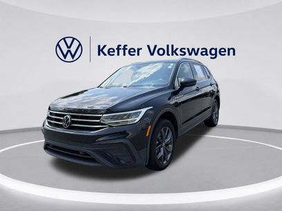 Used 2023 Volkswagen Tiguan SE w/ Panoramic Sunroof Package