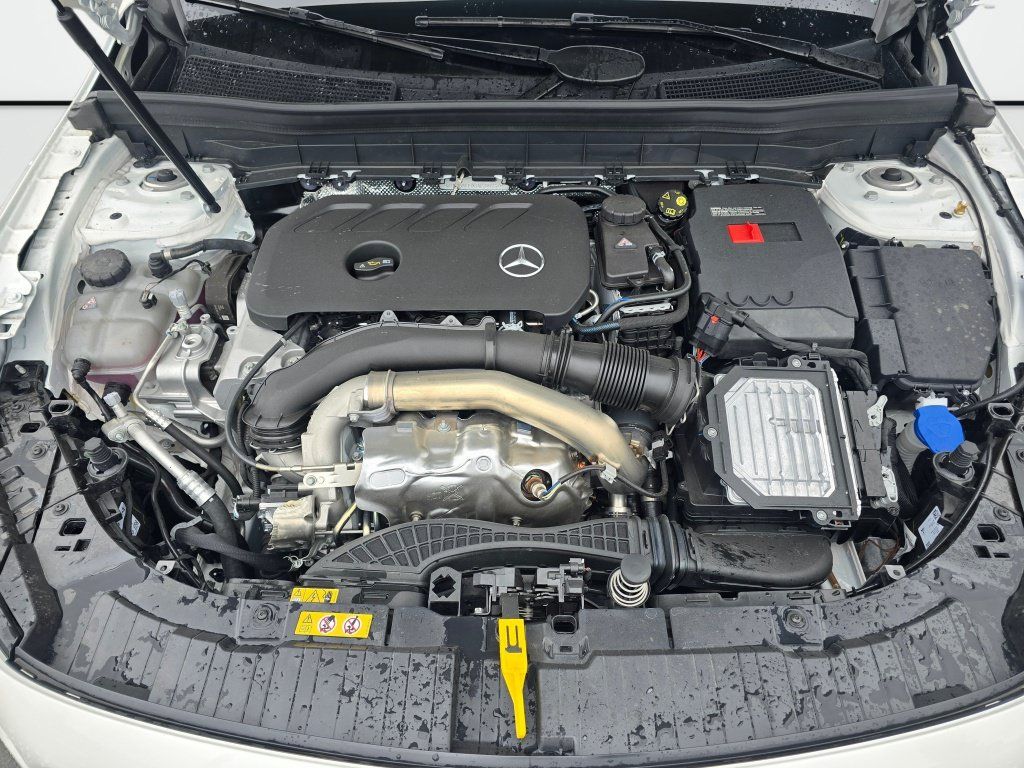 New 2026 Mercedes-Benz GLB 250 4MATIC image 10