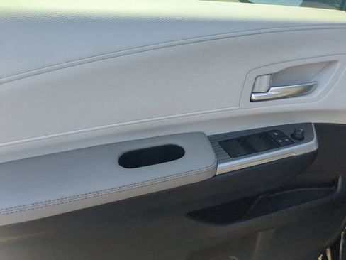 New 2025 Toyota Sienna XLE image 16