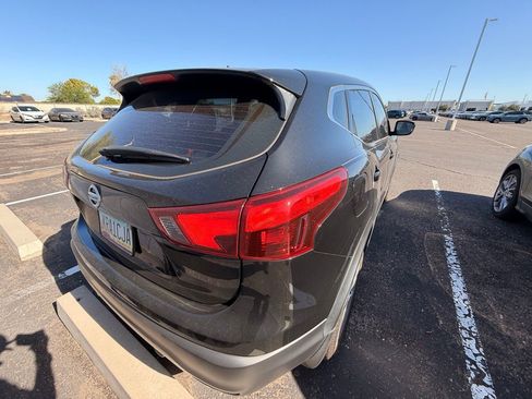 Used 2019 Nissan Rogue Sport S FWD image 6