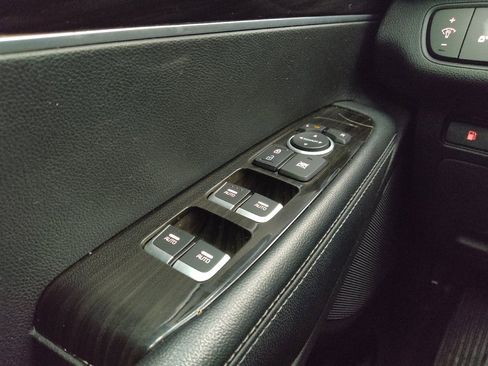 Used 2019 Kia Sorento LX w/ LX Convenience Package image 27