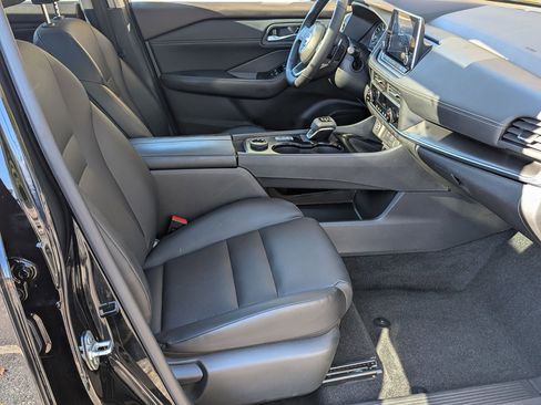 Certified 2023 Nissan Rogue SV w/ SV Premium B Package image 21