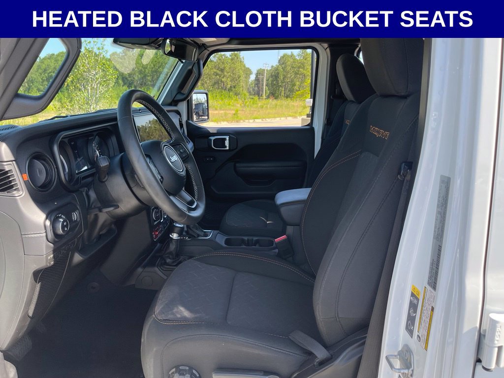 Used 2025 Jeep Gladiator Mojave w/ Convenience Group AWD/4WD image 3