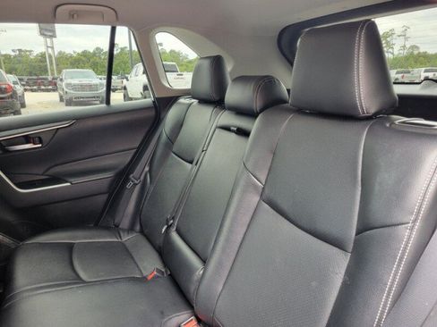 Used 2022 Toyota RAV4 XLE FWD image 24