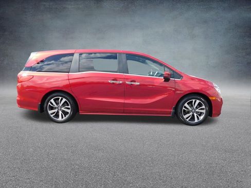 Certified 2022 Honda Odyssey Touring image 2