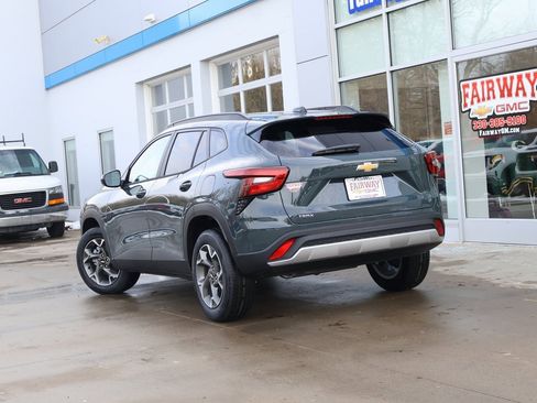 New 2026 Chevrolet Trax LT w/ Driver Confidence Package image 32