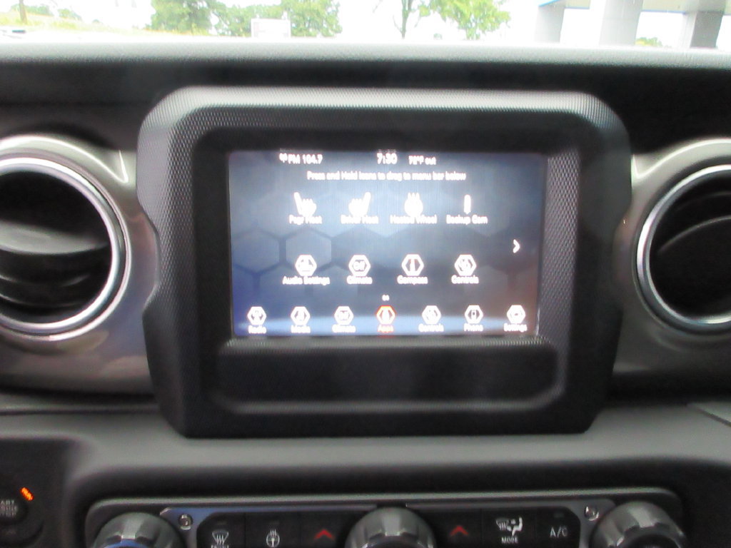 Used 2018 Jeep Wrangler Unlimited Sahara w/ Safety Group AWD/4WD image 33