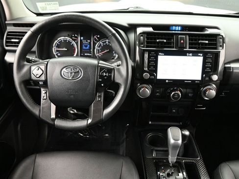 Used 2022 Toyota 4Runner TRD Off-Road Premium AWD/4WD image 5