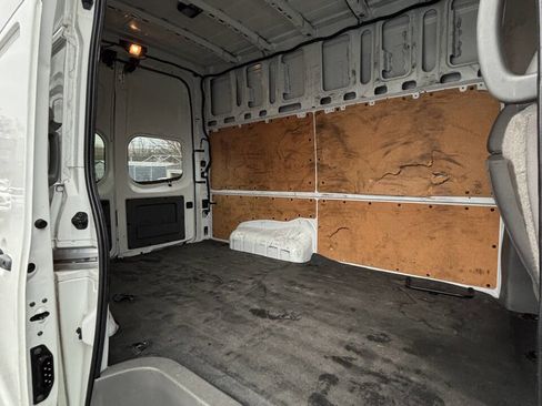 Used 2018 Nissan NV 2500 SV w/ Navigation Package image 20