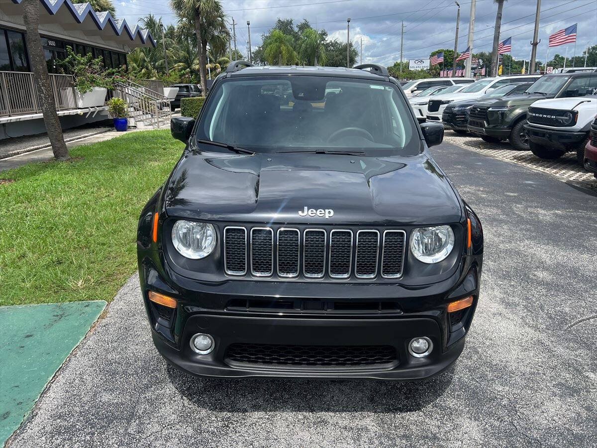 Used 2021 Jeep Renegade Latitude FWD image 3