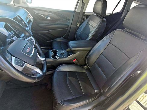 Used 2024 GMC Terrain SLT image 12