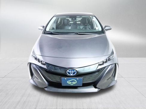Used 2022 Toyota Prius Prime XLE FWD image 2