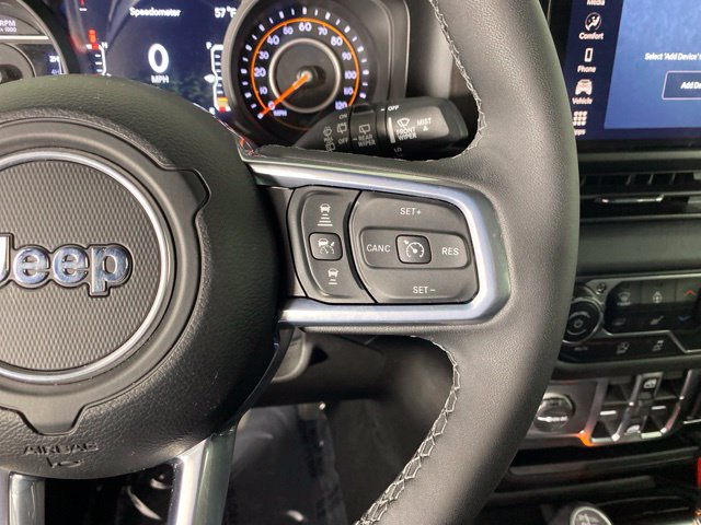 Used 2026 Jeep Wrangler Unlimited Sahara AWD/4WD image 26