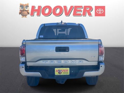 Used 2022 Toyota Tacoma TRD Sport image 3