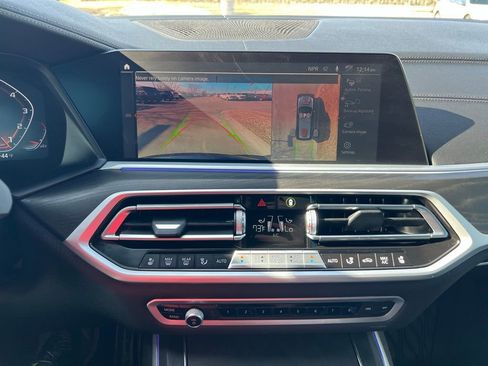 Used 2022 BMW X7 M50i image 45