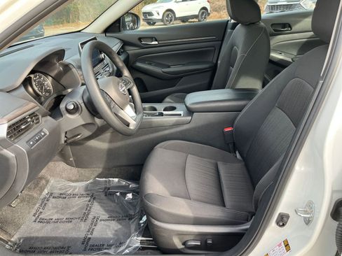 Used 2025 Nissan Altima 2.5 SV image 22