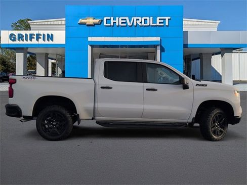 New 2026 Chevrolet Silverado 1500 Custom Trail Boss w/ LPO, Dark Essentials Package image 3