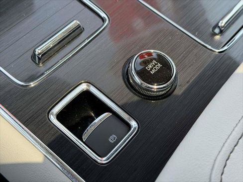Used 2025 Lincoln Aviator AWD w/ Equipment Group 101A image 31