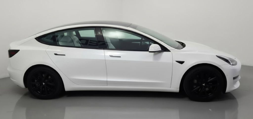 Used 2022 Tesla Model 3 Long Range AWD/4WD image 4
