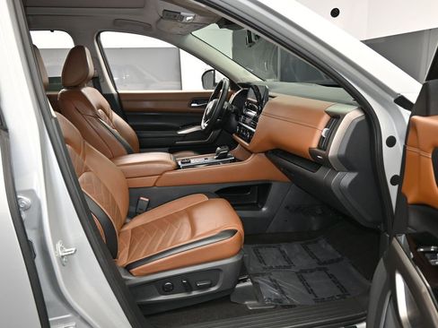 Used 2023 Nissan Pathfinder Platinum image 63