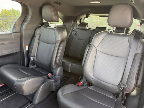 Used 2024 Toyota Sienna XSE image 29