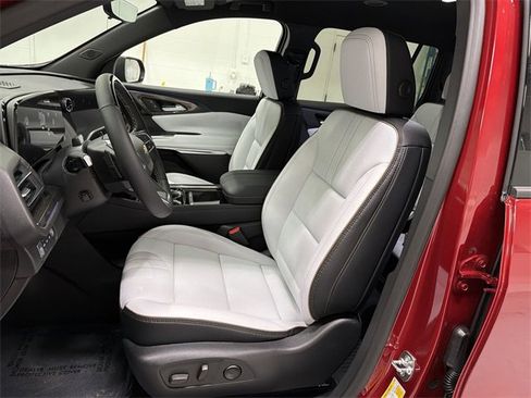 New 2026 Chevrolet Traverse High Country w/ LPO, Illumination Package image 23